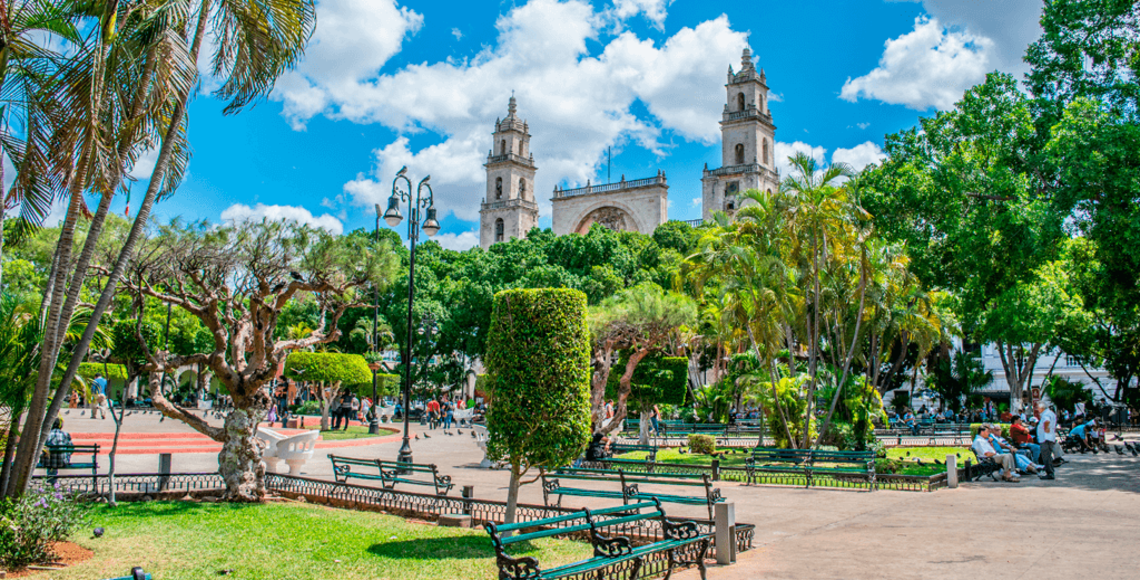 ¡Centro histórico de Mérida! La Catedral y sus alrededores.